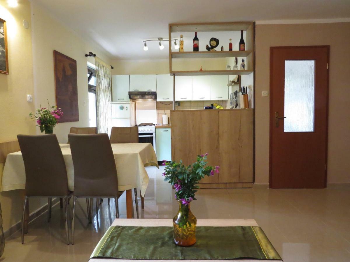 Great Apartment Mali Losinj Exterior photo
